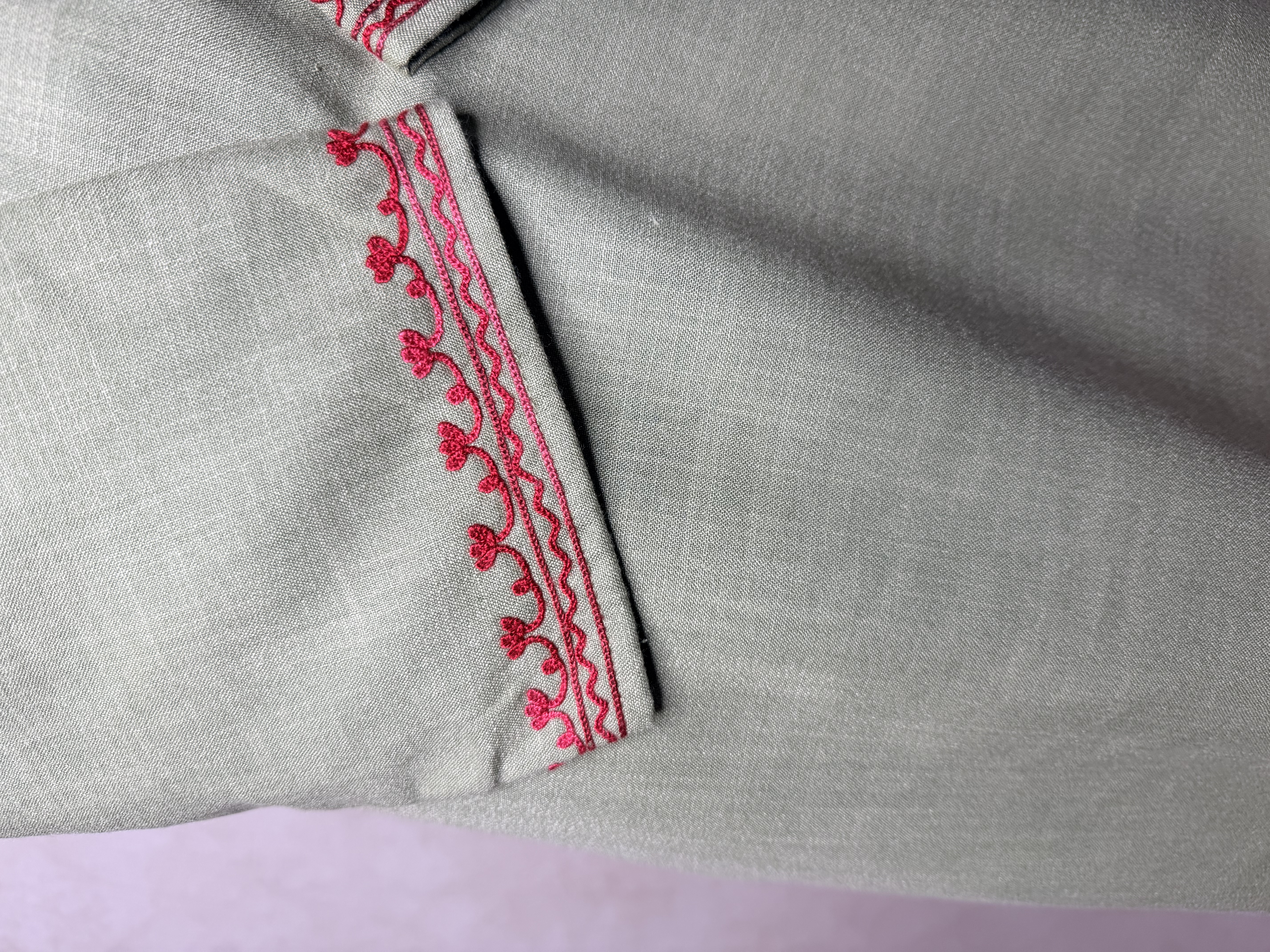 Gulposh Olive Sage Hand-Guided Aari Embroidered Midi Kurta