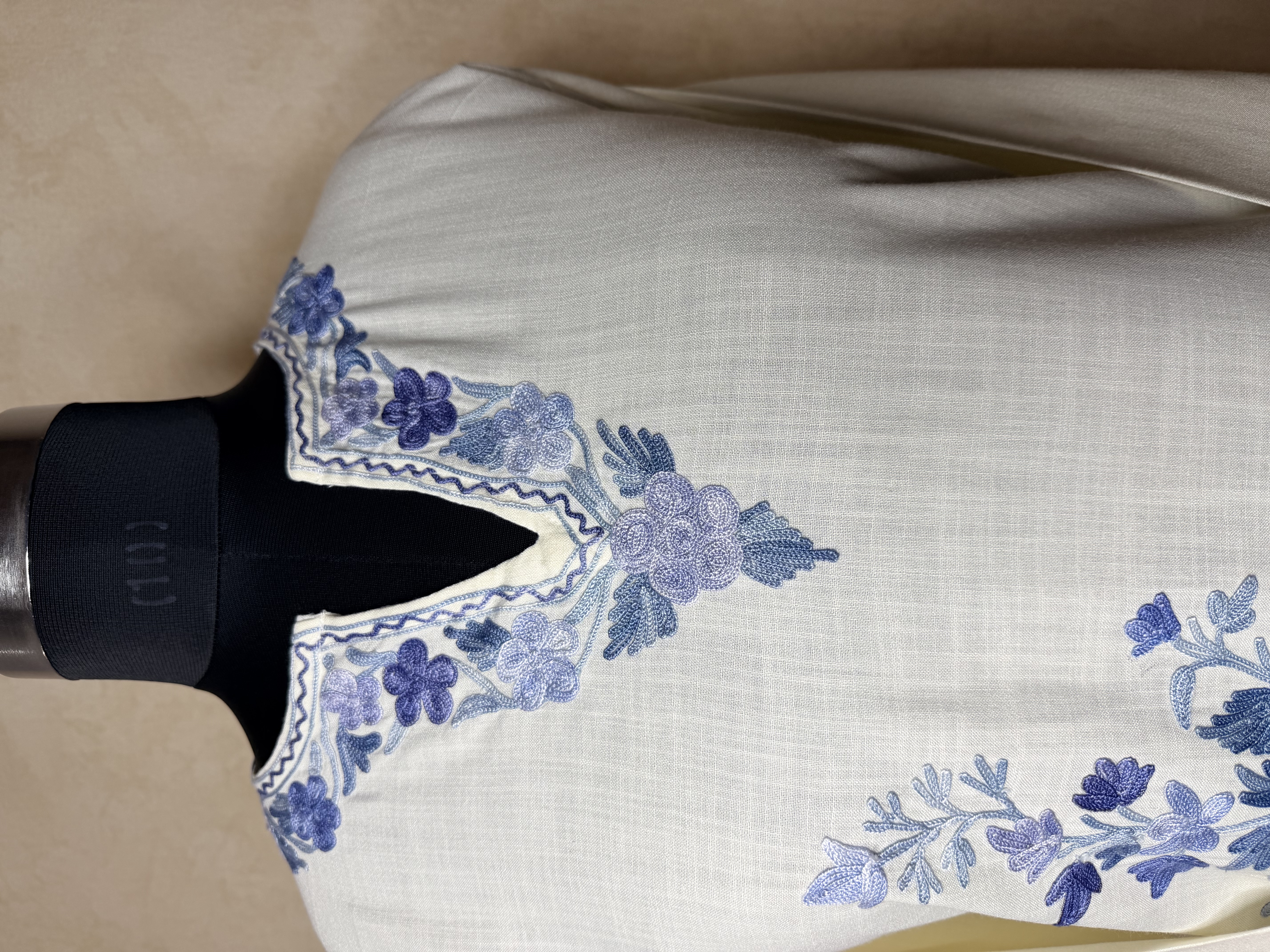 Gulposh Ivory Blue Hand-Guided Aari Embroidered Midi Kurta
