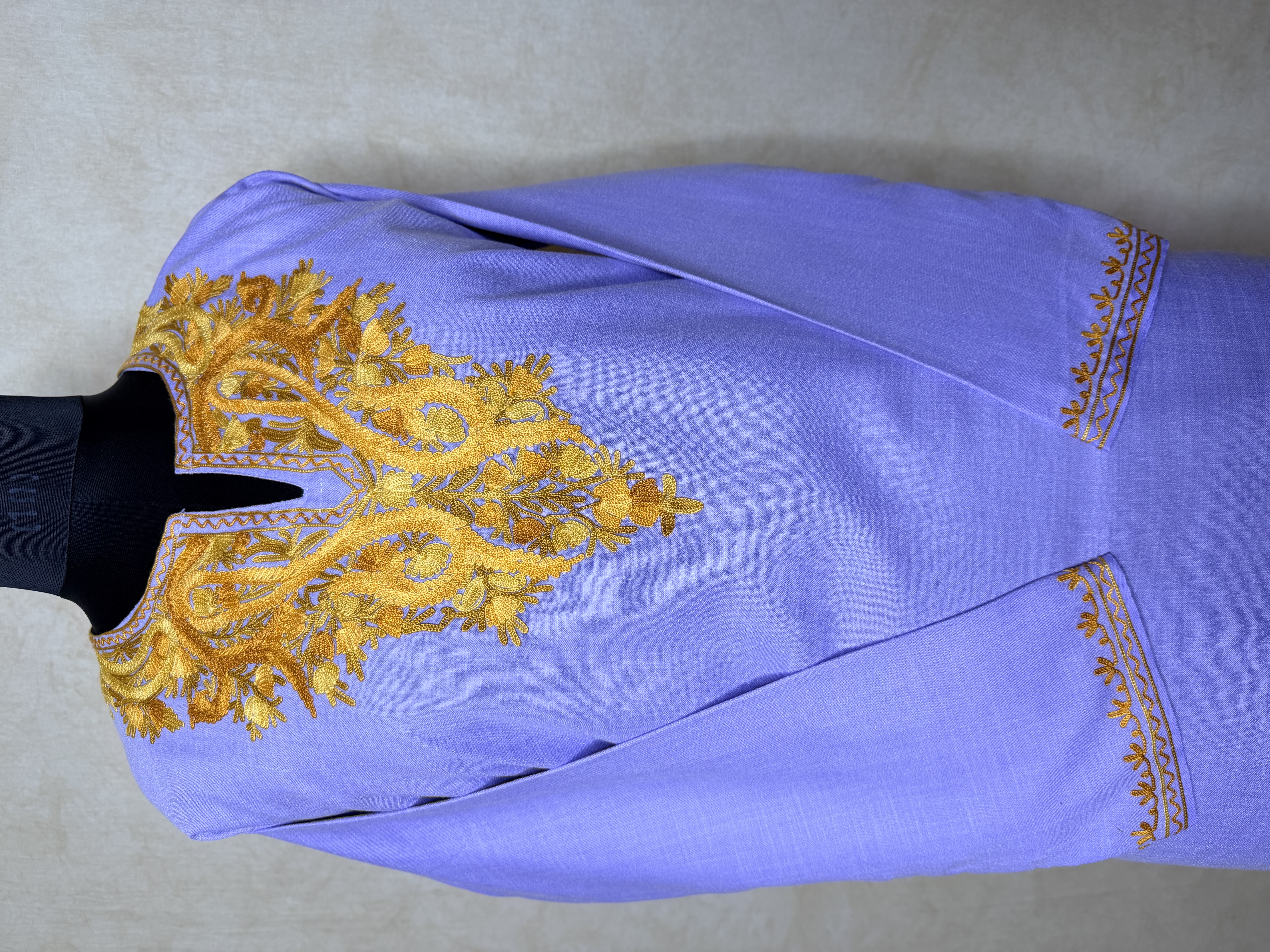 Gulposh Lavender Hand-Guided Aari Embroidered Midi Kurta