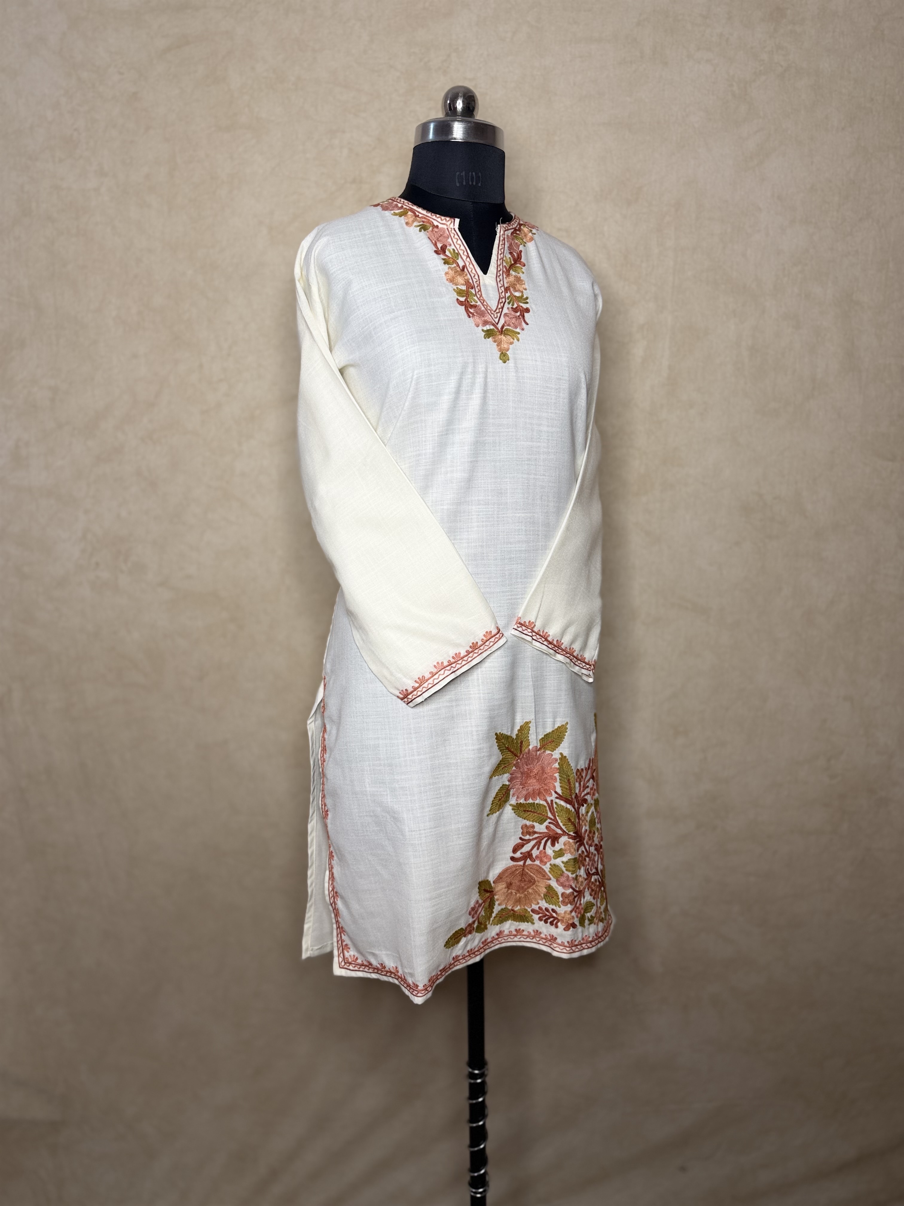 Gulposh Ivory Rust Hand-Guided Aari Embroidered Midi Kurta