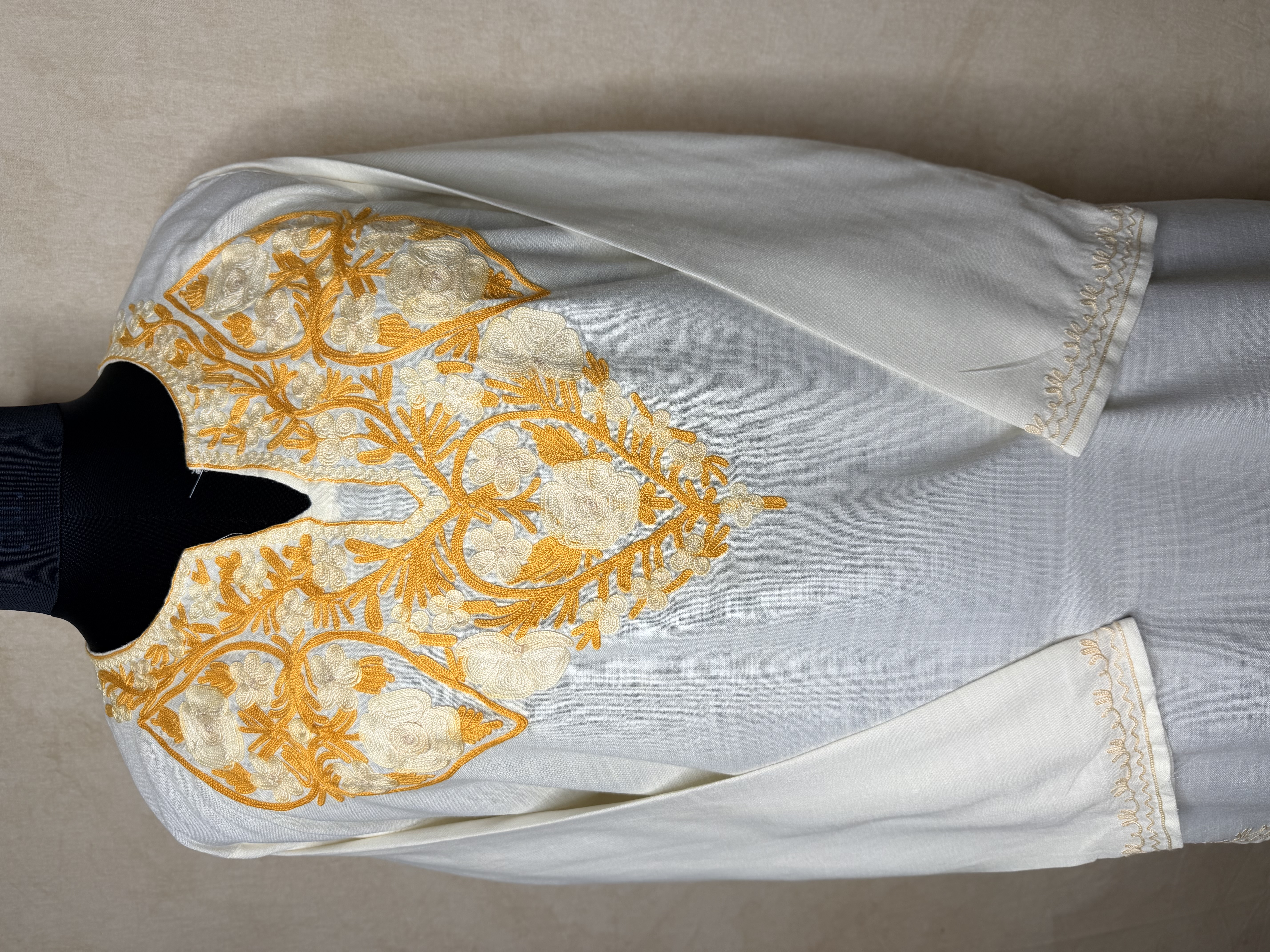 Gulposh Ivory Gold Hand-Guided Aari Embroidered Midi Kurta
